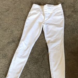 White skinny jeans